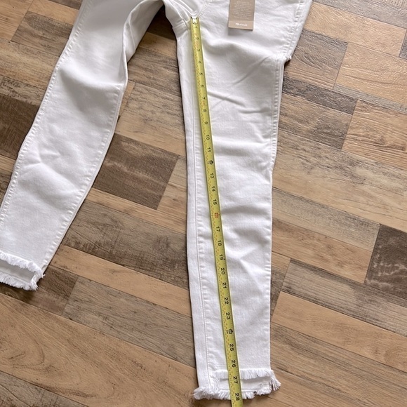 Madewell  10" High-Rise Skinny Jeans in Pure White Step- Hem Edition 26 - Picture 7 of 10